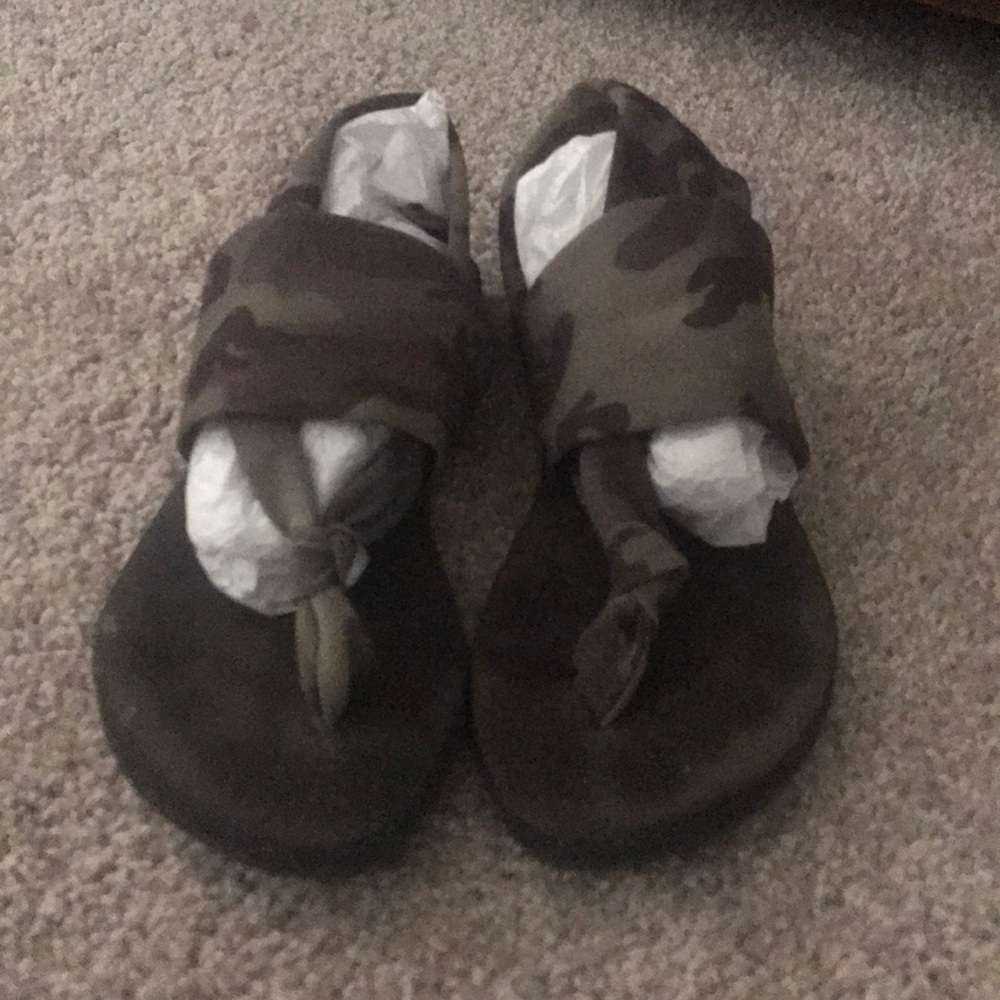 OTBT sandals/flip flops